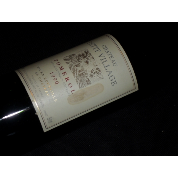 Château  Petit Village 1990